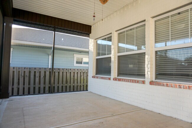 Building Photo - 48 9th Ave