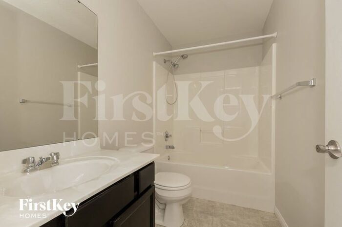 Building Photo - 10319 McCauley Dr