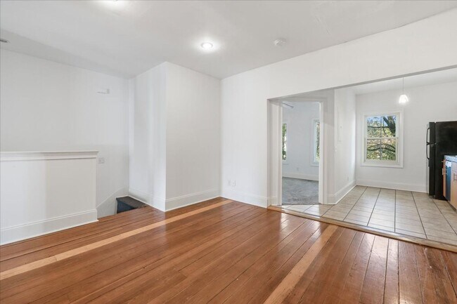 Building Photo - 216 W Anderson St