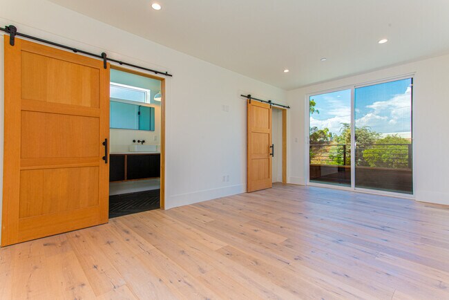 Building Photo - Federal Pearl Villas