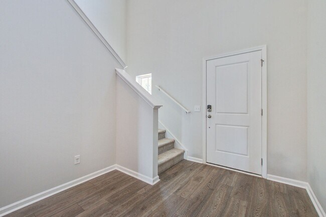 Building Photo - Stunning 5 Bedroom Cypress Preserve