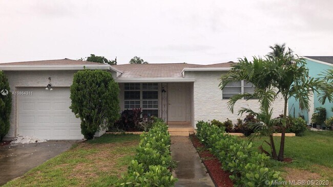Primary Photo - 2323 Taft St