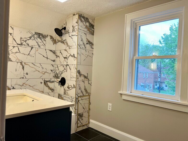 Upstairs Bathroom - 64 E Dodridge St