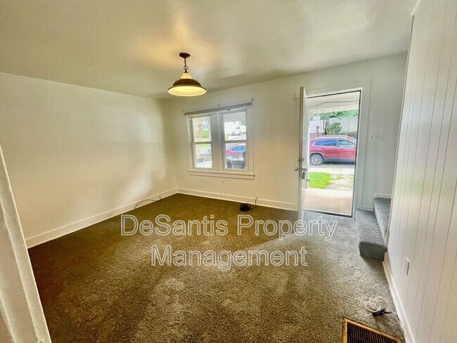 Building Photo - 425 Mt Vernon Ave