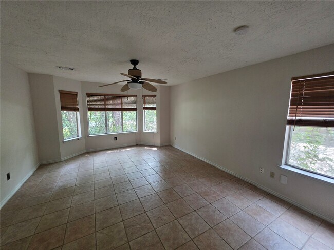 Building Photo - 18 Mayfair Grove Ct