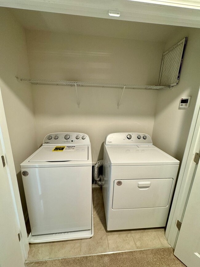 Building Photo - 3BR/2BA Townhouse in The Townes at Sherrills Ford