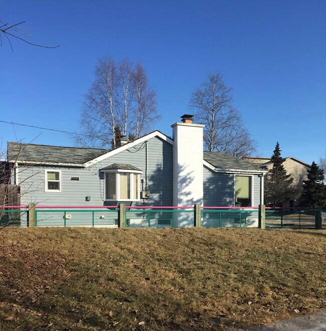 paved access around home - 1428 Latouche St
