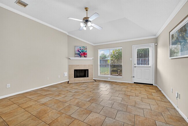 Building Photo - 15242 Kingsbridge Way