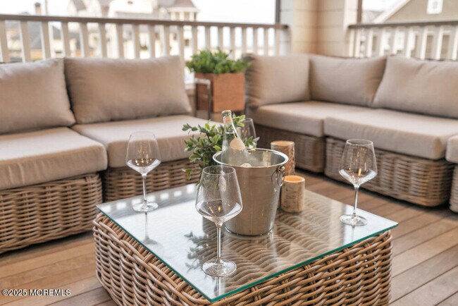 Building Photo - 985 Ocean Ave