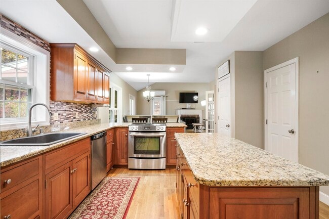 Building Photo - 13 Bear Hill Rd