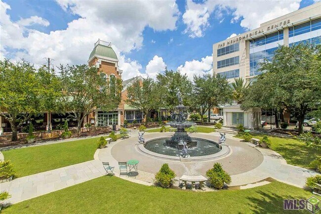 Building Photo - Pristine 1 bedroom, 1 bath in Perkins Rowe