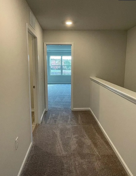 Building Photo - 5020 Tura St