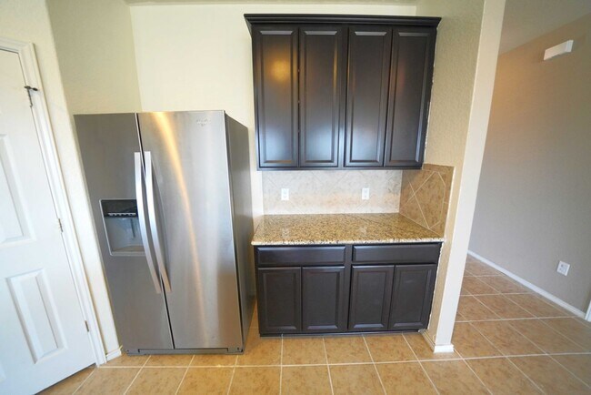 Building Photo - 3730 Acorn Pl