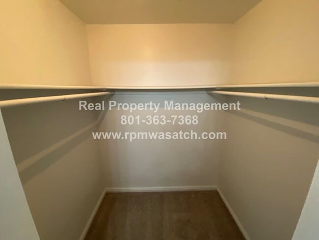 Building Photo - Check out This 3 Bedroom 1.5 bathroom Dupl...