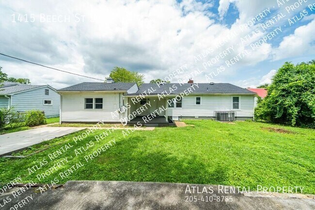 Building Photo - 1415 Beech St SE