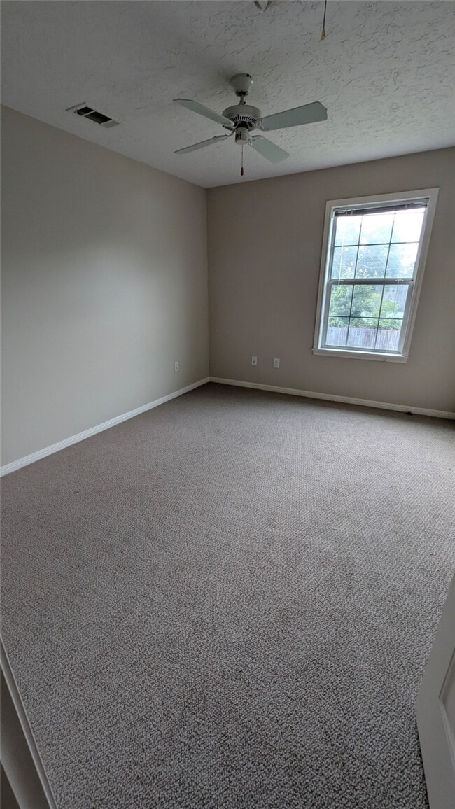 Building Photo - 530 S Shady Ln
