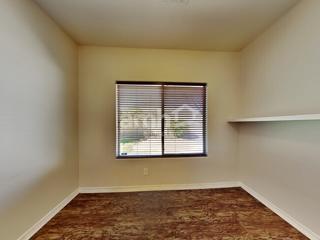 Building Photo - 2542 W Cordia Ln