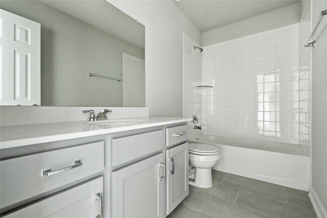 Building Photo - 2638 Settler Hl Dr