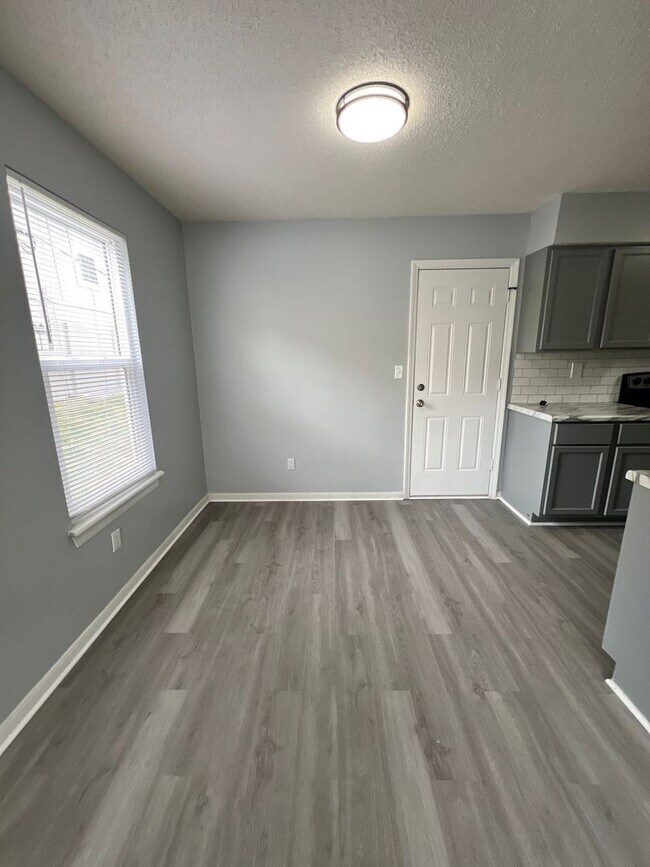 Building Photo - Parkville Living! Updated 2 Bed, 1 Bath with 1-Car Garage