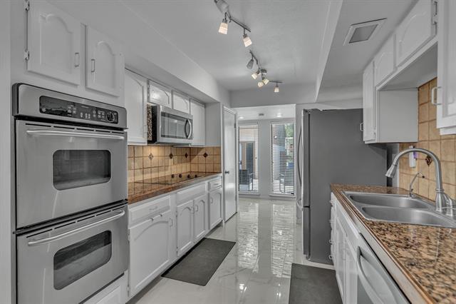 Building Photo - 6433 Southpoint Dr