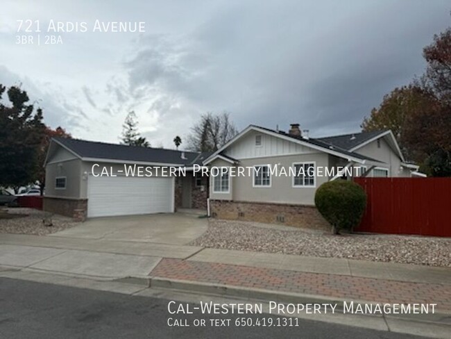 Primary Photo - Beautiful 3 Bedroom 1.5 Bath Home, Close t...