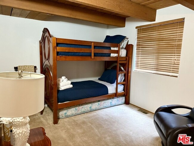 Building Photo - 701 Pinnacle Dr