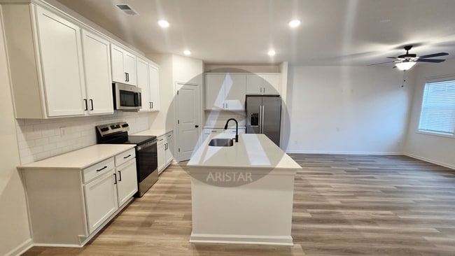 Building Photo - 3136 Marbella Cir