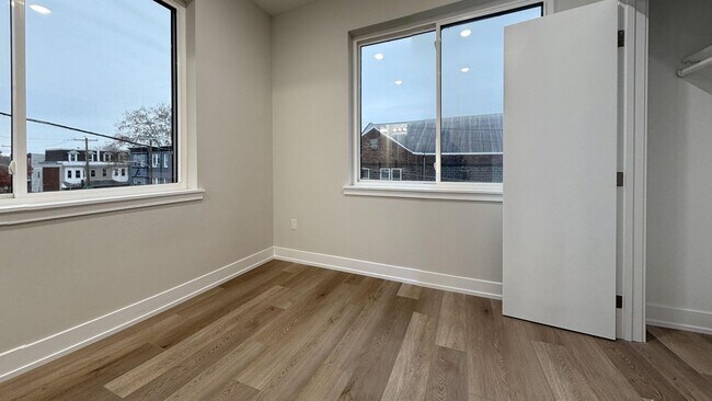 Building Photo - 701 N 40th St