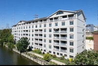 Building Photo - 2 Leverington Ave