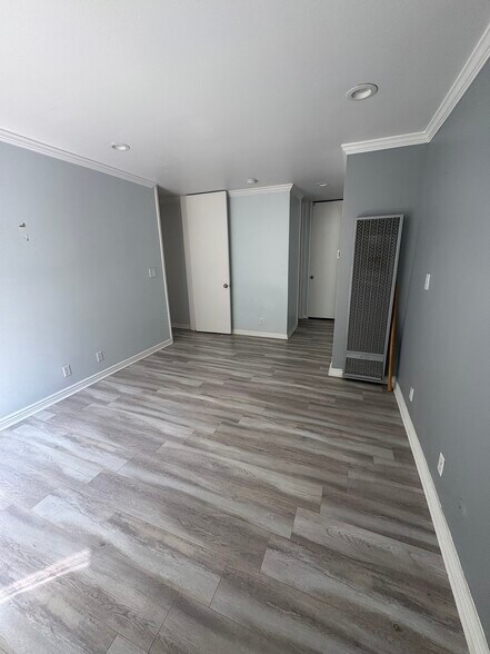 Building Photo - 6505 Green Valley Cir