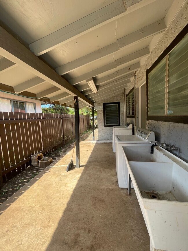 Building Photo - 84-1111 Lahaina Street