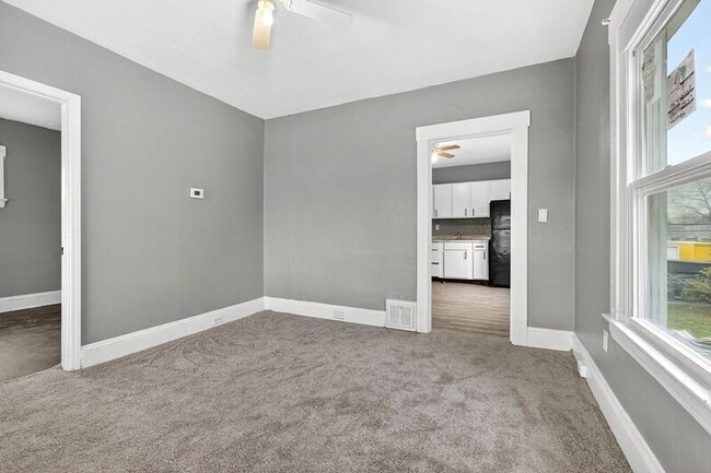 Building Photo - 4118 E 64th St