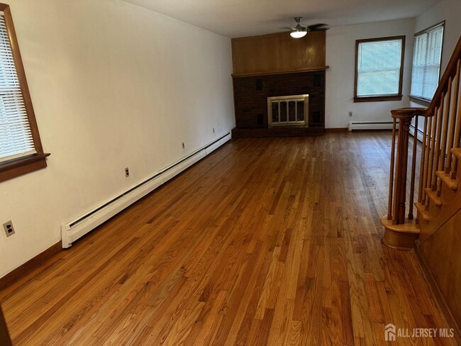 Building Photo - 7 Paul St