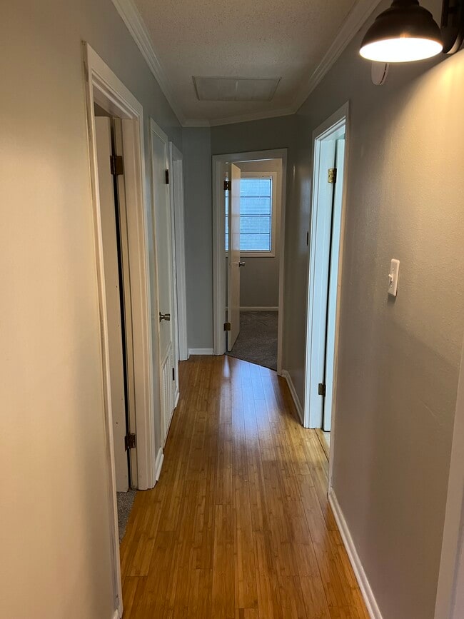 Building Photo - 119 Fairlane Dr