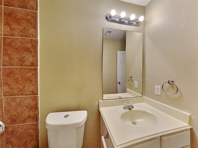 Building Photo - 631 Gateship Dr