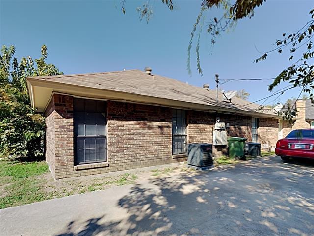 Building Photo - 5211 Wild Horse Ct