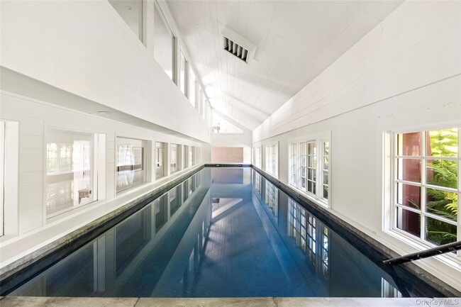 Building Photo - 26 Ruxton Rd