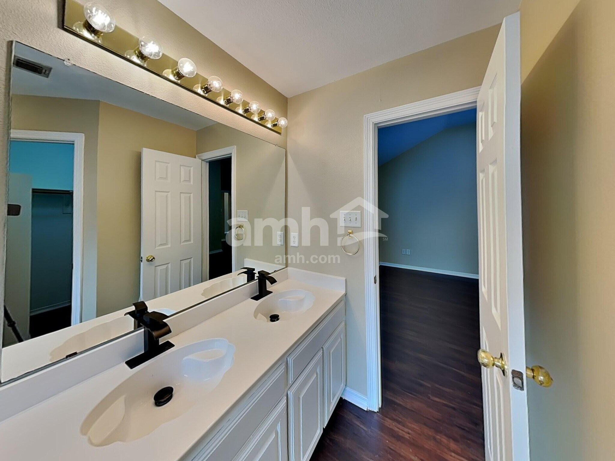 Building Photo - 2545 Big Spring Dr