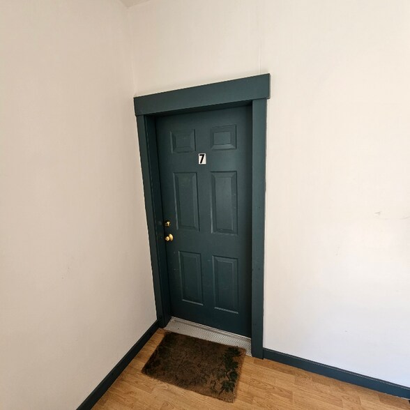 Building Photo - 6137 Memorial Dr