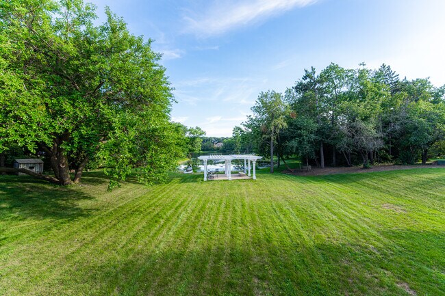 Building Photo - 22199 W Thornridge Dr