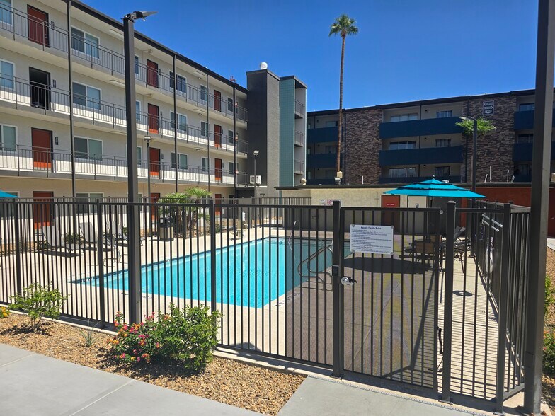 Primary Photo - Courtyard 525 Apartments