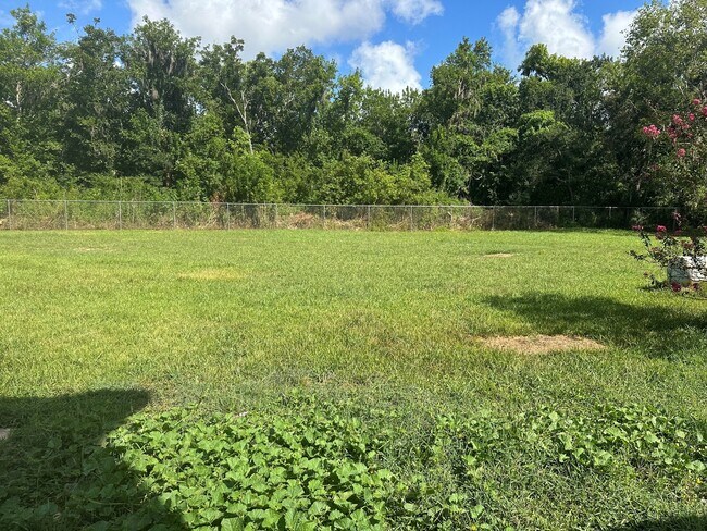 Building Photo - 2708 County Rd 686