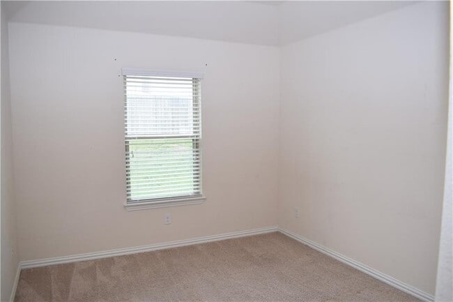 Building Photo - 2013 Pitkin Dr