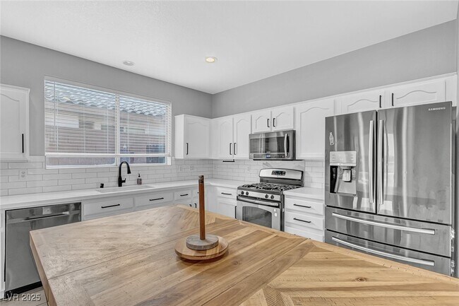 Building Photo - 1481 Rancho Ridge Dr