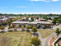 Building Photo - 11905 Centre St