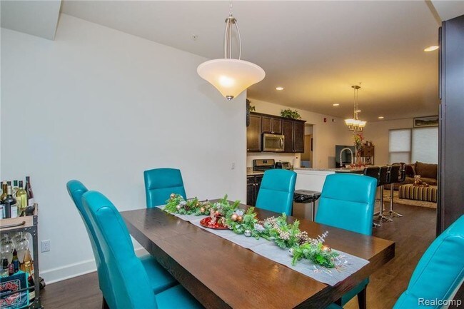 Building Photo - 1220 Diamond Court