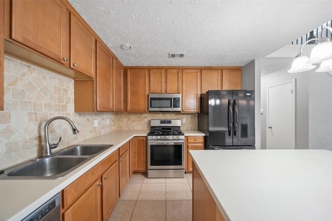 Building Photo - 22906 Black Willow Dr