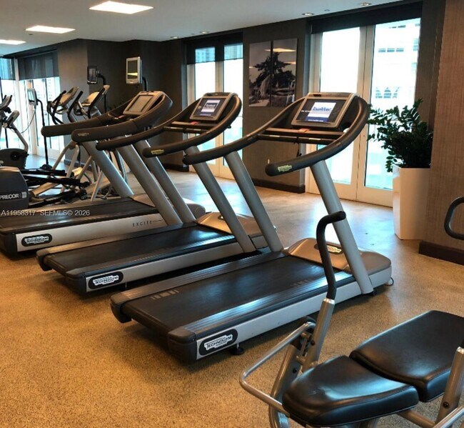 Building Photo - 951 Brickell Ave