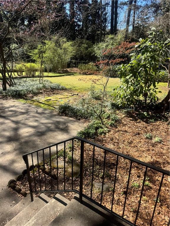 Building Photo - 1959 Queens Way