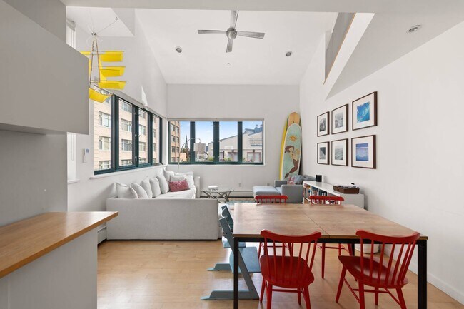 Building Photo - 42 Tiffany Pl